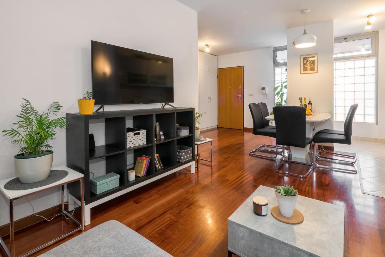Апартаменти Airy 2-Br Apt W/ Open Layout & Modern Design Спліт Екстер'єр фото